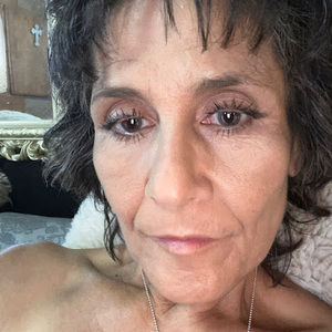 Meet your Posher, Gloria